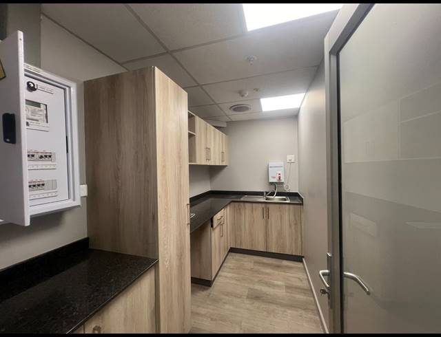163M² OFFICE TO LET IN ROSEBANK